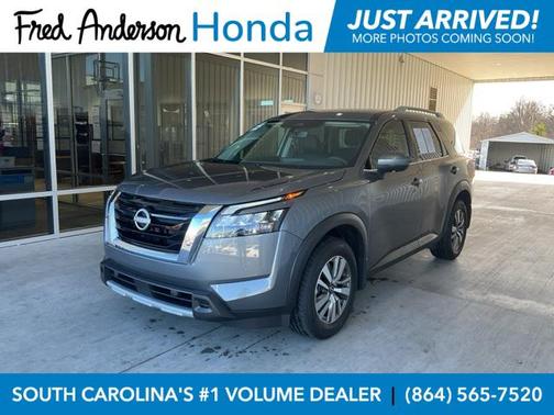 2025 Nissan Pathfinder SL FWD