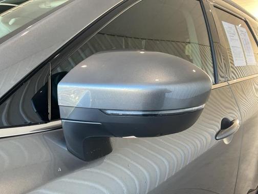 2025 Nissan Pathfinder SL FWD