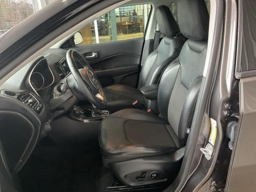 Granite Crystal Metallic Clearcoat 2019 Jeep Compass Latitude