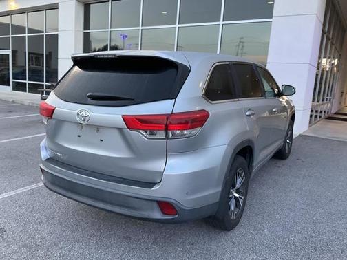 2017 Toyota Highlander LE