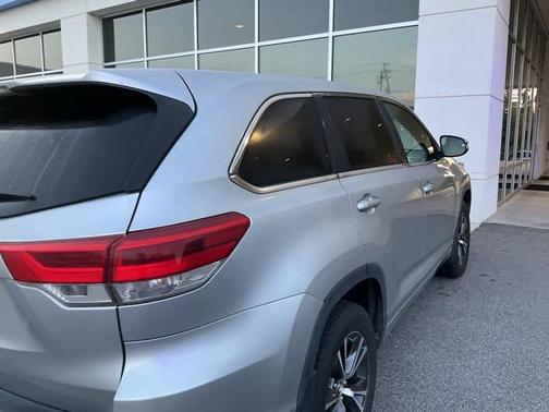 2017 Toyota Highlander LE