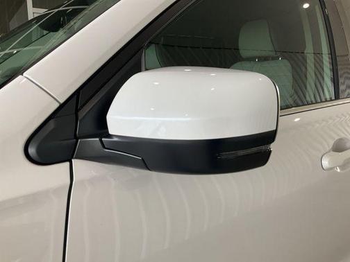 Platinum White Pearl 2026 Honda Pilot Elite