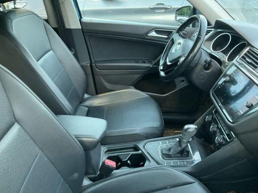 Silk Blue Metallic 2018 Volkswagen Tiguan 2.0T SEL