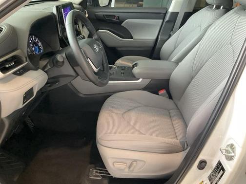 2023 Toyota Highlander Hybrid LE