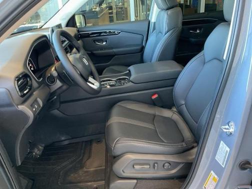 2025 Honda Pilot Touring 8-Passenger