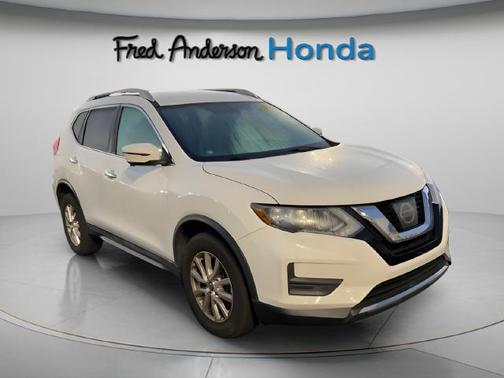 Glacier White 2017 Nissan Rogue SV