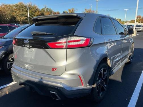 2022 Ford Edge ST