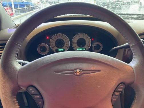2002 Chrysler Town & Country Limited