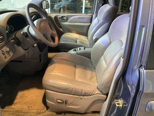 2002 Chrysler Town & Country Limited
