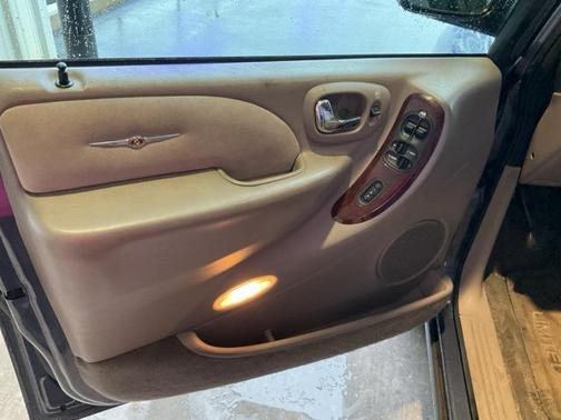 2002 Chrysler Town & Country Limited
