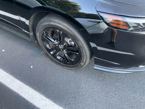 Crystal Black Pearl 2025 Honda Accord SE
