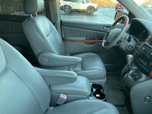2008 Toyota Sienna XLE Limited