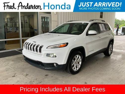 Bright White Clearcoat 2017 Jeep Cherokee Latitude
