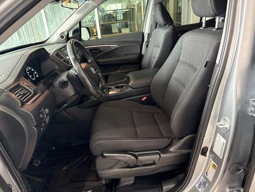Silver Metallic 2025 Honda Ridgeline Sport