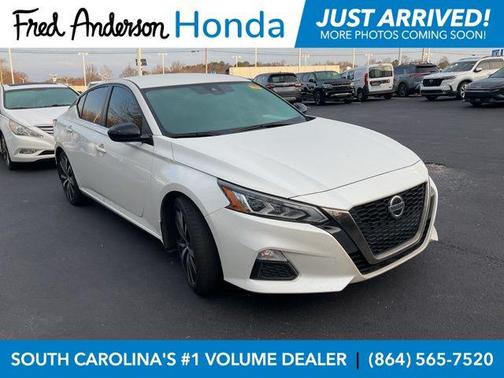 2022 Nissan Altima SR FWD