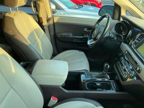 Platinum Graphite Pearl Metallic 2016 Kia Sedona SX-L