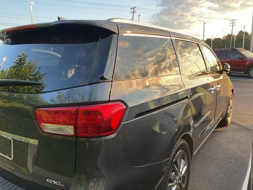 Platinum Graphite Pearl Metallic 2016 Kia Sedona SX-L