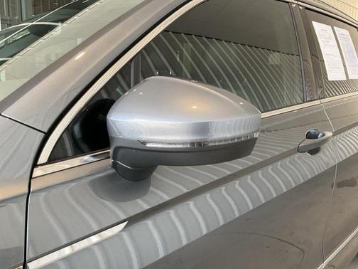 2018 Volkswagen Tiguan 2.0T SEL