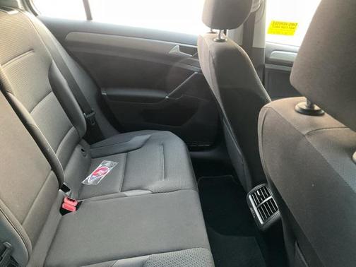 2016 Volkswagen Golf TSI S 4-Door