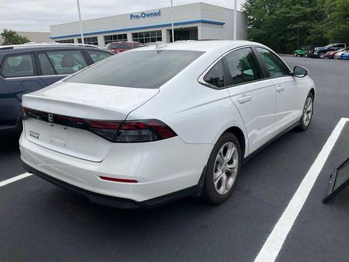 Platinum White Pearl 2025 Honda Accord LX 1.5T
