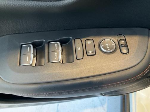 2025 Honda HR-V 2WD Sport