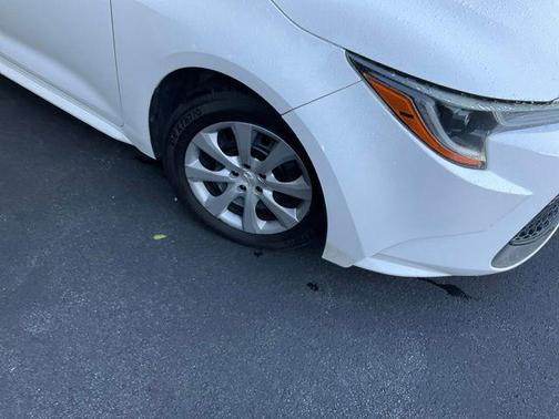 Super White 2020 Toyota Corolla LE
