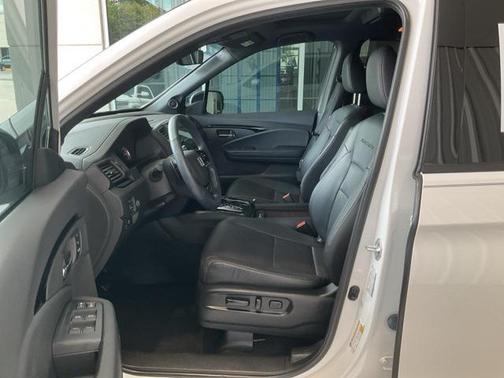 2022 Honda Pilot AWD Black Edition