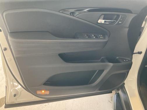 2022 Honda Pilot AWD Black Edition