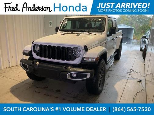 2024 Jeep Gladiator Sport S
