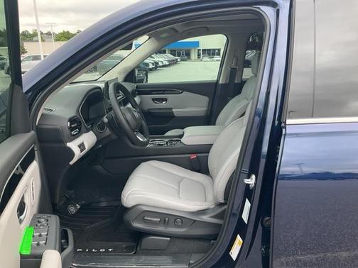 2025 Honda Pilot Touring 8-Passenger