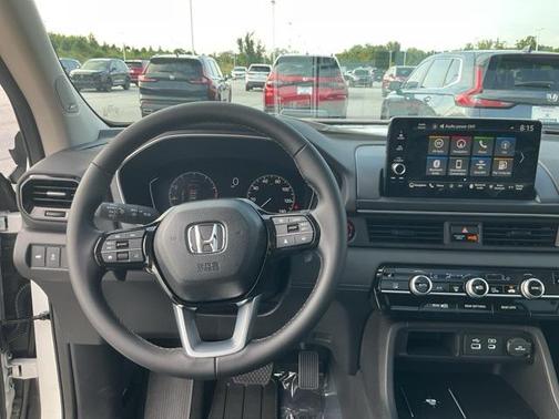 2025 Honda Pilot Touring 8-Passenger