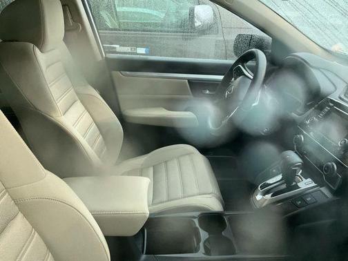 Platinum White Pearl 2020 Honda CR-V 2WD LX