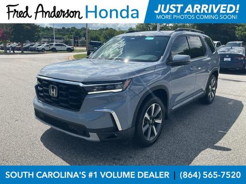 2025 Honda Pilot Touring 8-Passenger
