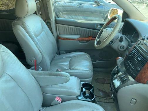 2006 Toyota Sienna XLE Limited