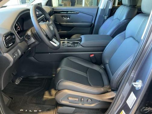 2025 Honda Pilot Touring 8-Passenger