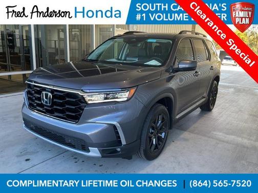 2025 Honda Pilot Touring 8-Passenger