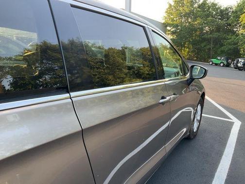 Molten Silver 2017 Chrysler Pacifica Touring