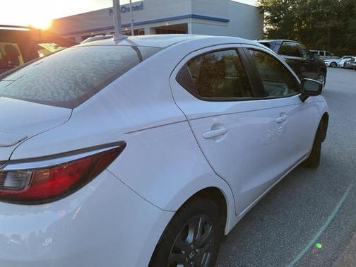 2019 Toyota Yaris Sedan LE