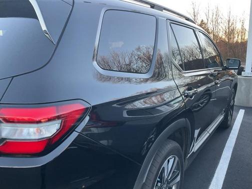 2023 Honda Pilot Touring 8-Passenger