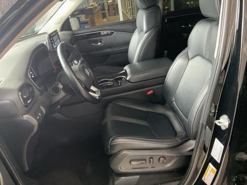 2023 Honda Pilot Touring 8-Passenger