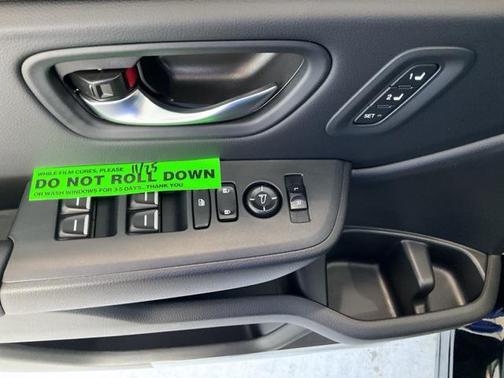 2025 Honda Pilot Touring 8-Passenger