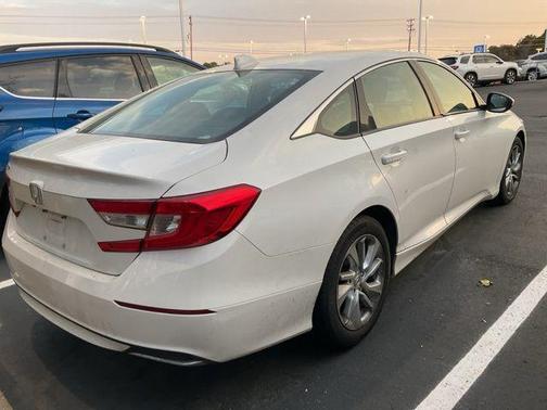 Platinum White 2018 Honda Accord LX