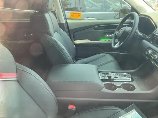2025 Honda Pilot Touring 8-Passenger