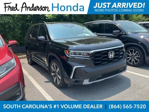 2025 Honda Pilot Touring 8-Passenger