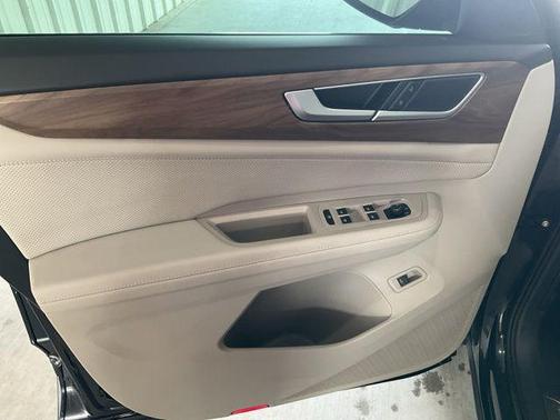 Deep Black Pearl 2026 Volkswagen Atlas 2.0T SE w/Technology