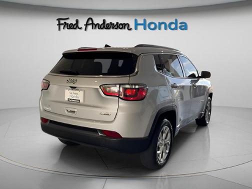 Silver Zynith Metallic Clearcoat 2024 Jeep Compass Latitude
