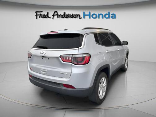 Silver Zynith Metallic Clearcoat 2024 Jeep Compass Latitude