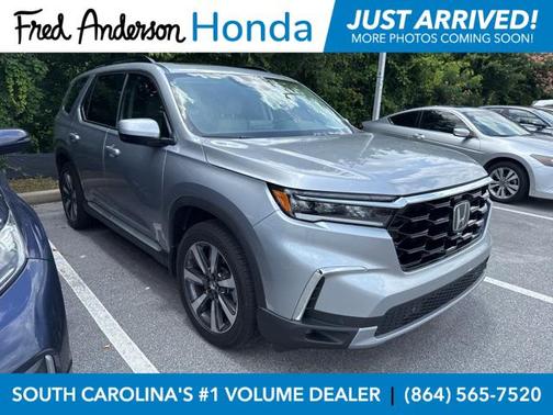 2025 Honda Pilot Touring 8-Passenger