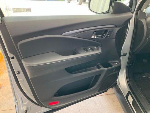 Solar Silver Metallic 2026 Honda Ridgeline RTL