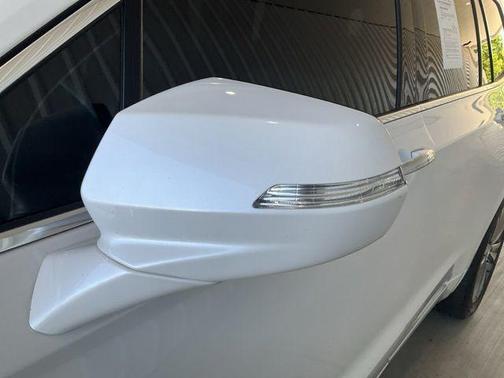 Crystal White Tricoat 2021 Cadillac XT6 Premium Luxury AWD